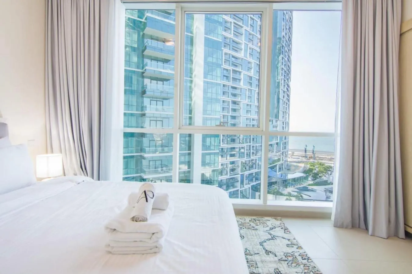 Al Bateen Residences, Jbr- Stunning 2-Br Apartment With Sea View Dubai