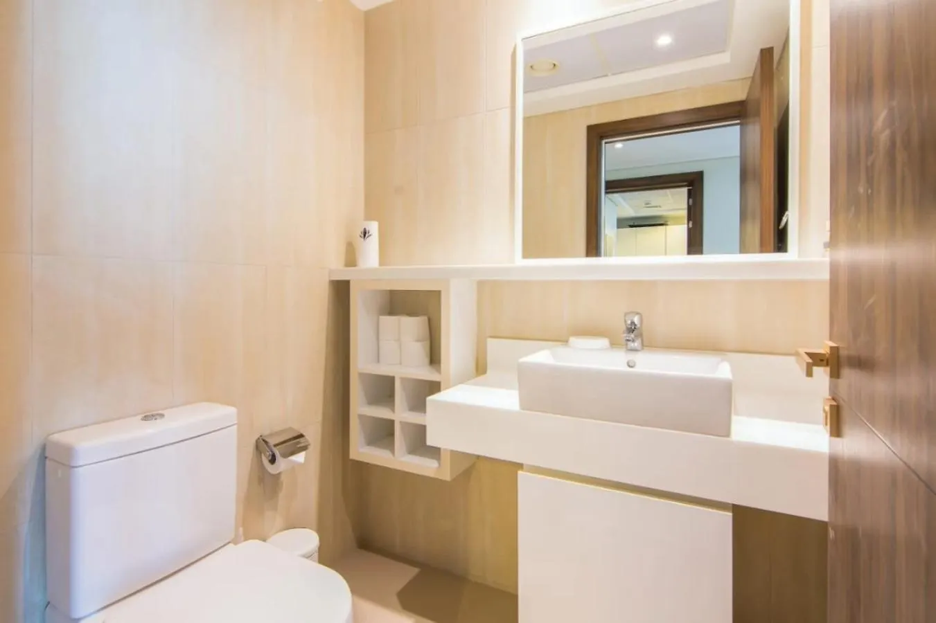 Al Bateen Residences, Jbr- Stunning 2-Br Apartment With Sea View Dubai